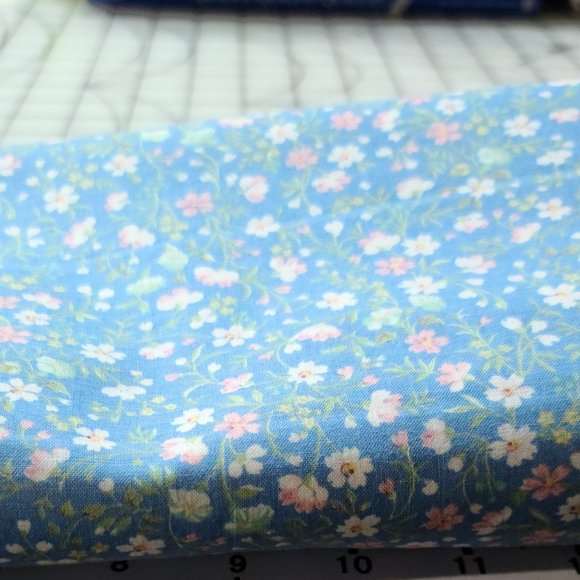 Joan Kessler Concord Floral Mixed Blue,Pink,White Cotton Fabric 2 1/2 yards VTG - Picture 6 of 7